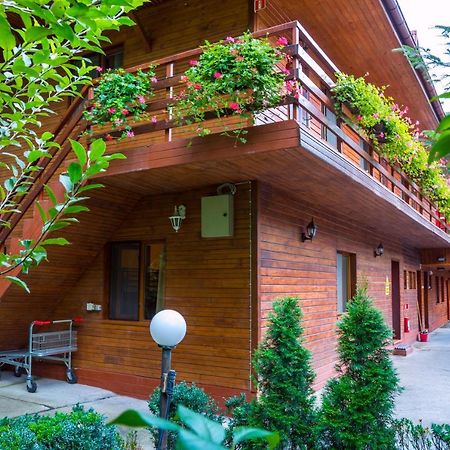 Pensiunea Casa Verde Bucuresti Exteriör bild