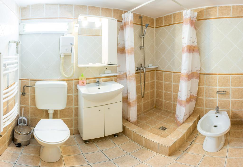 Pensiunea Casa Verde Bucuresti Exteriör bild