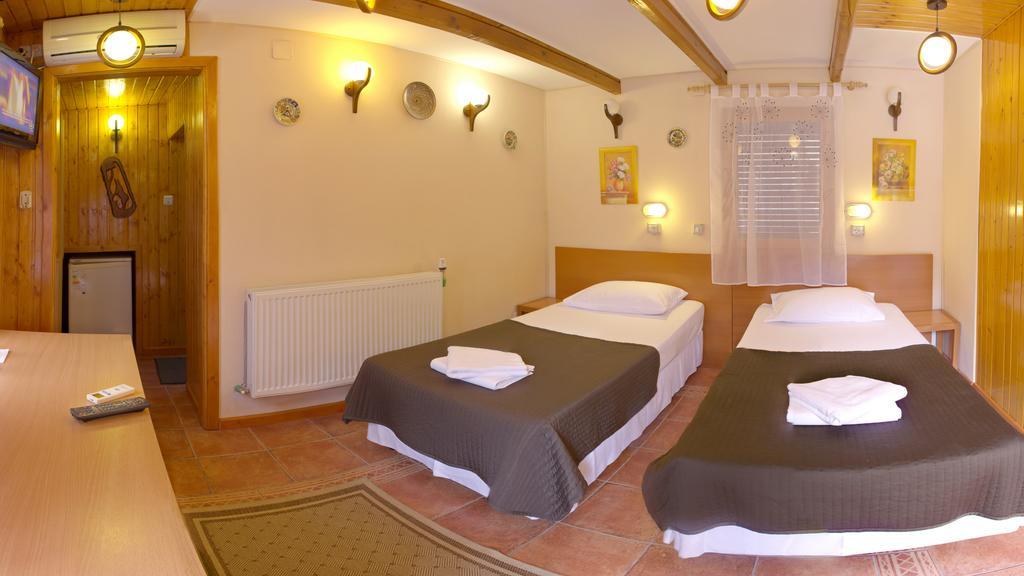 Pensiunea Casa Verde Bucuresti Exteriör bild